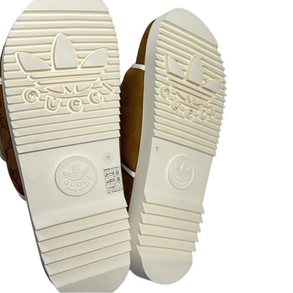GUCCI NWT TAN BROWN WHITE MEN’S ADIDAS SLIDE SANDALS SIZE 11 MADE IN ITALY - Picture 9 of 11